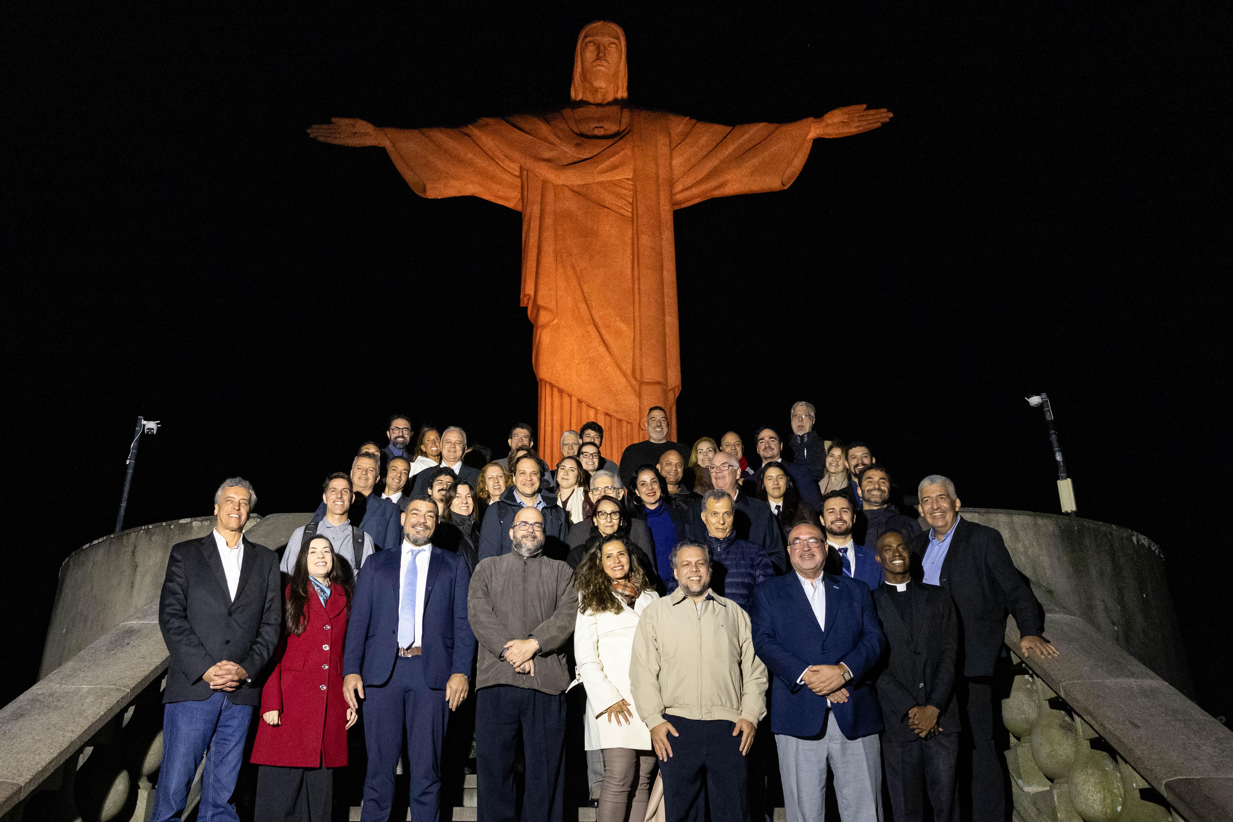 AI Day Talks marca o Dia Mundial da IA com iluminação do Cristo Redentor