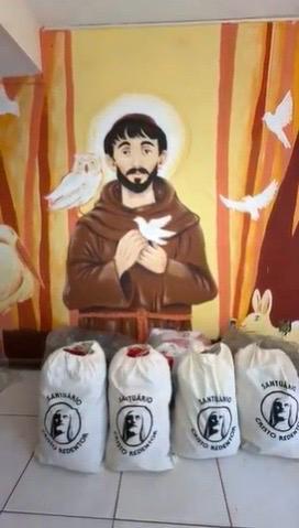 Campanha do Agasalho, do Consórcio Cristo Sustentável, realiza entrega de agasalhos e cobertores no SEFRAS