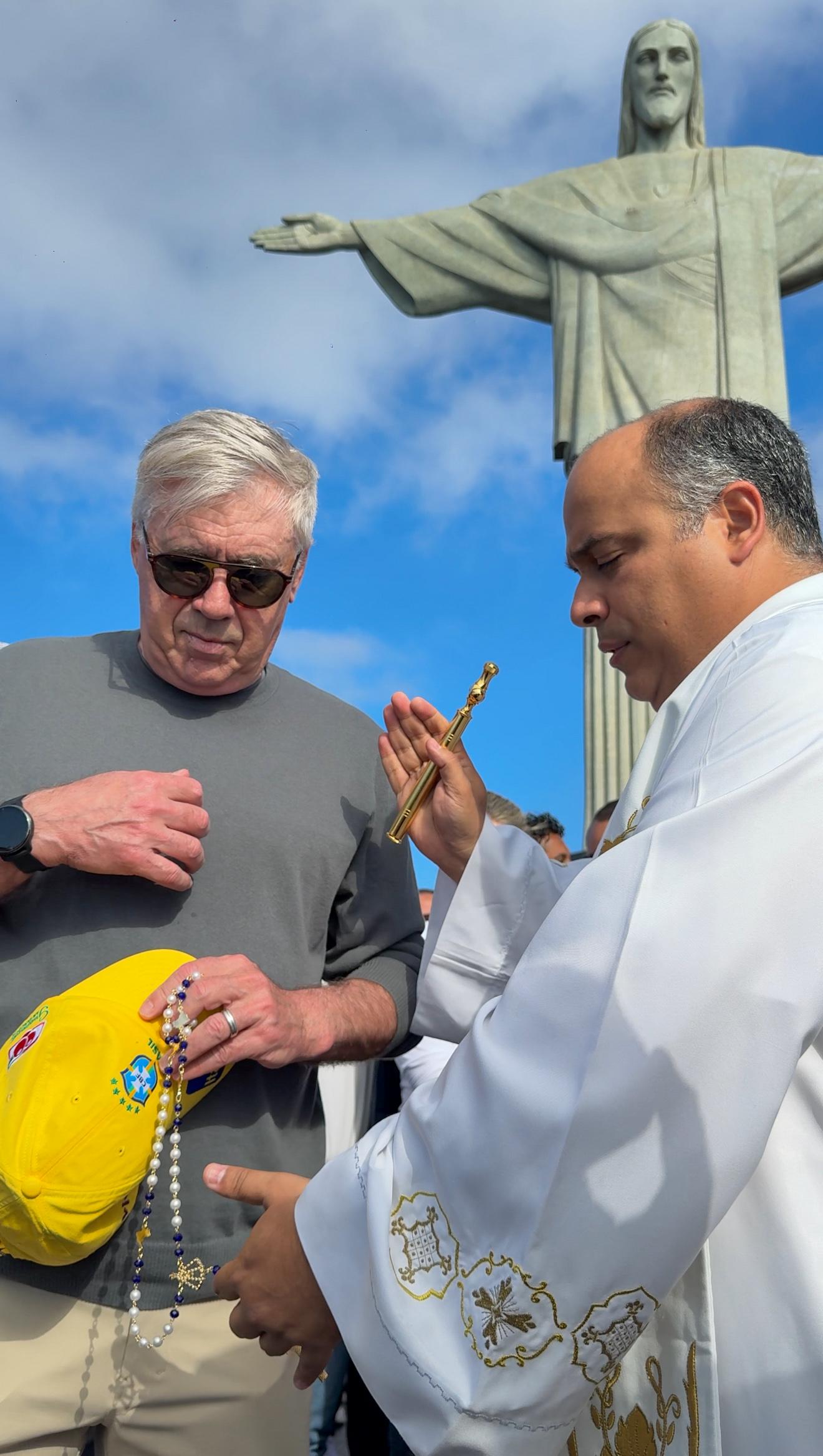 Carlo Ancelotti visita Santuário Cristo Redentor