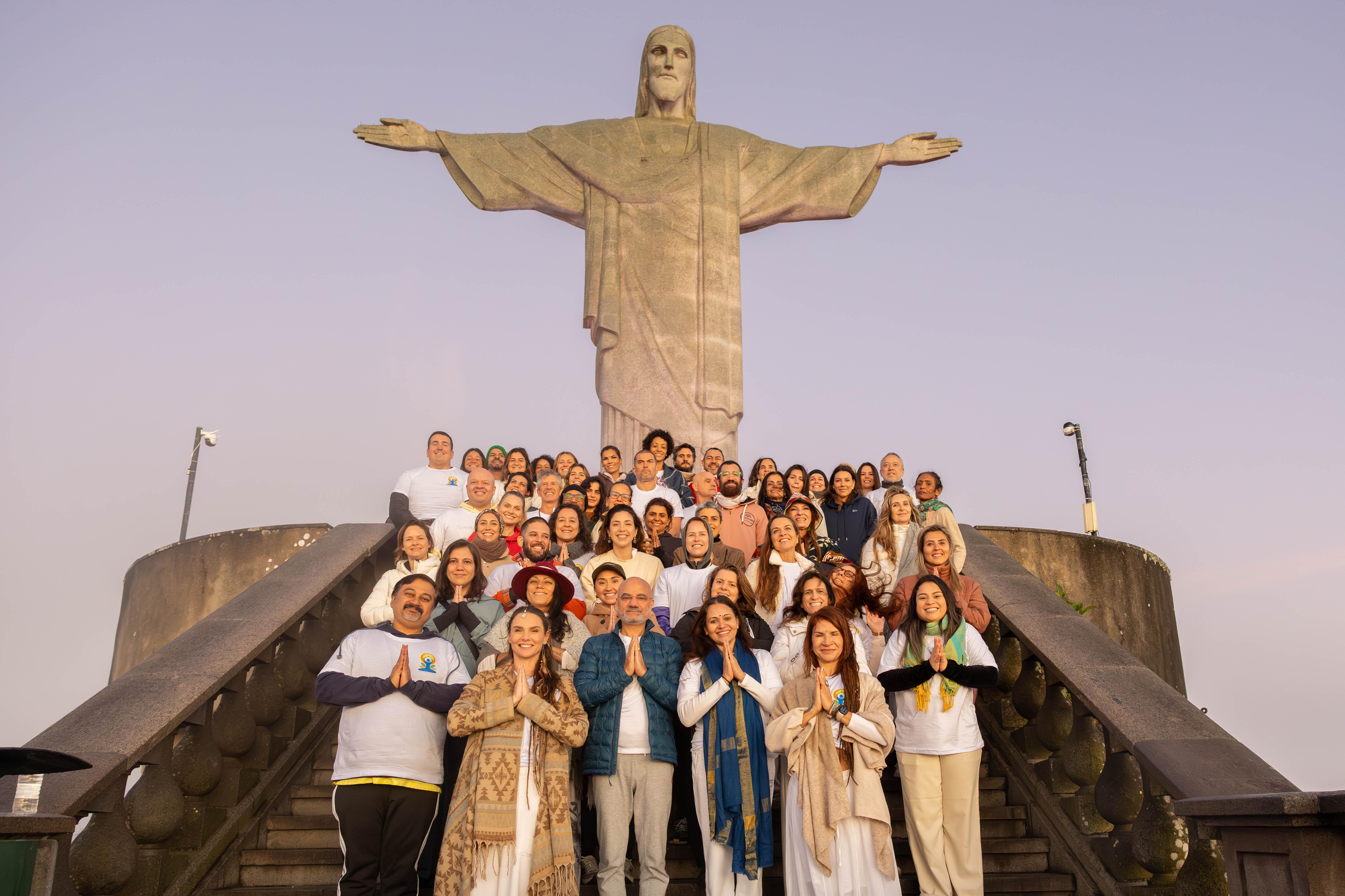 Cerimônia oficial da 12ª edição do Dia Internacional do Yoga realizada pela Embaixada da Índia, no Santuário Cristo Redentor