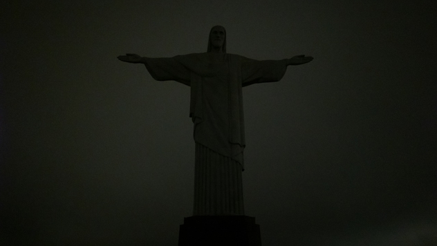 Cristo Redentor participa da Hora do Planeta