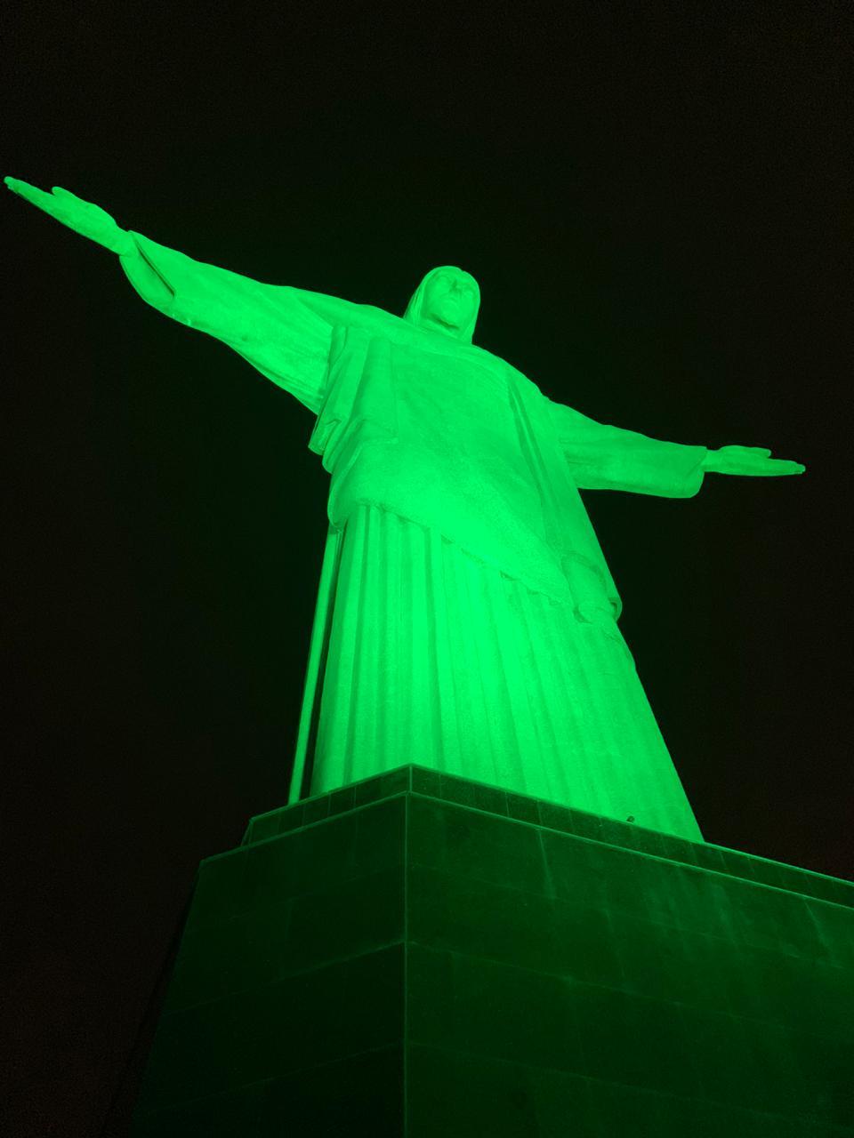 Santuário Cristo Redentor celebra os 10 anos da Encíclica Laudato Si’, escrita pelo Papa Francisco, com iluminação especial