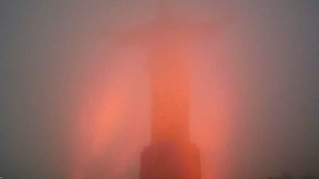 Cristo Redentor adverte: “Se exponha, mas não se queime”
