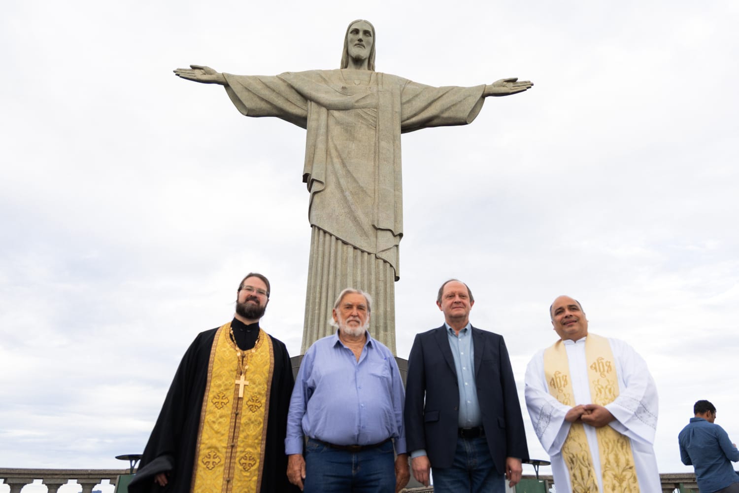 Membros da comunidade russa no Rio de Janeiro e Padre Omar