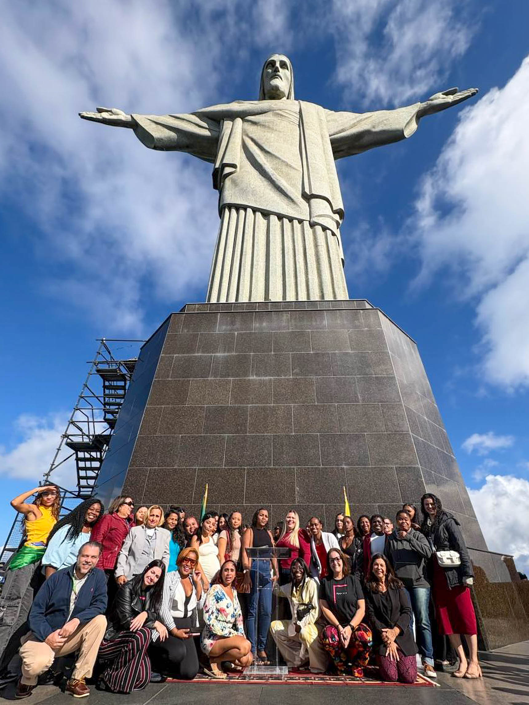 Formandas do Curso de Capacitação Digital celebram conclusão em cerimônia no Santuário Cristo Redentor