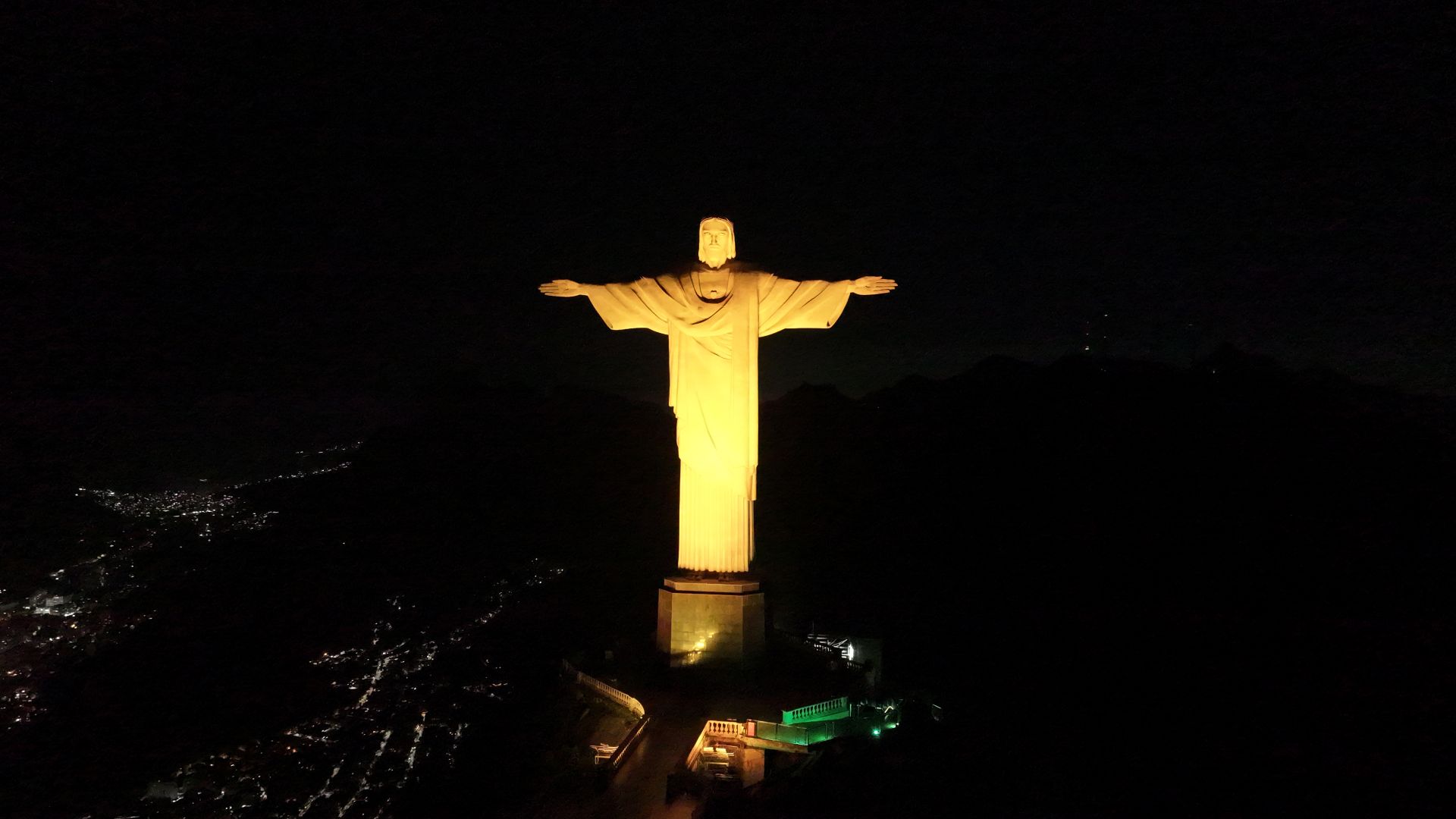 Cristo Iluminado Em Amarelo